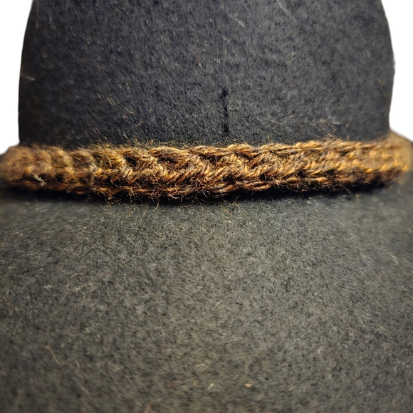 Krafts by Kelly set of 2 womens hats euc - Picture 15 of 15